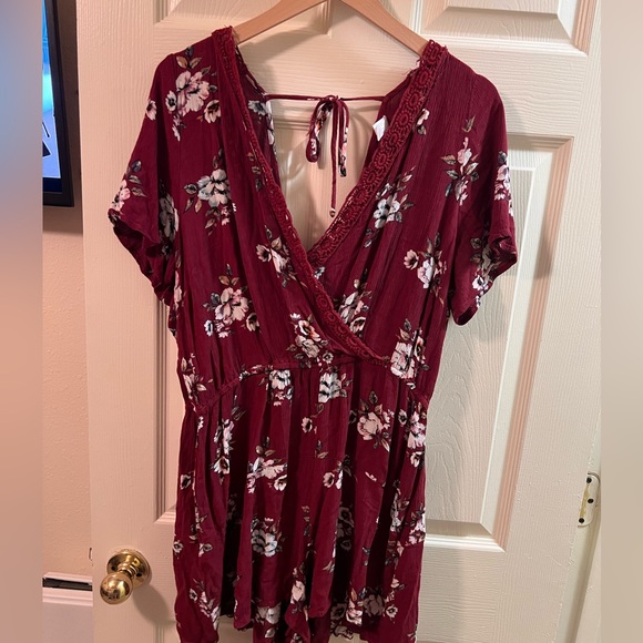 Super cute romper - Picture 1 of 3